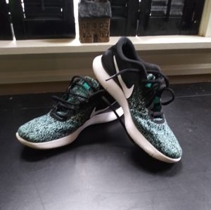 Nike flex sneakers
